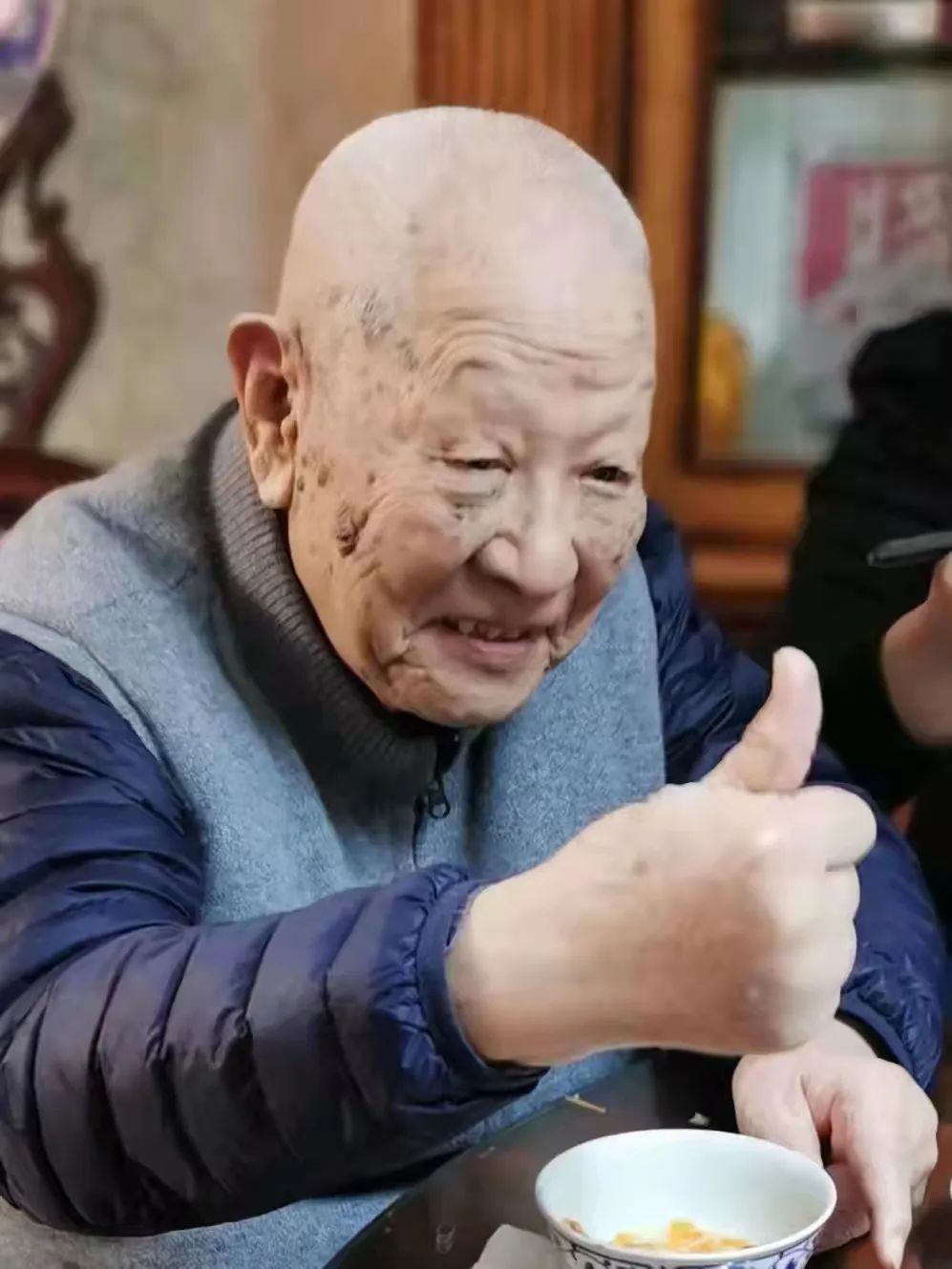 “神炮將軍”去世，打最狠的仗，寫最美情書