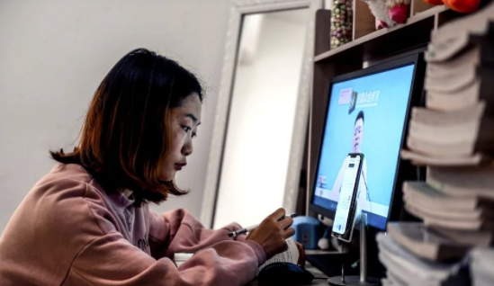 她是“中國(guó)首位”，也是1/27000000