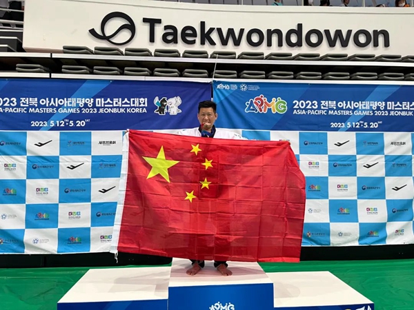 臺灣選手李東憲：這才是國旗！