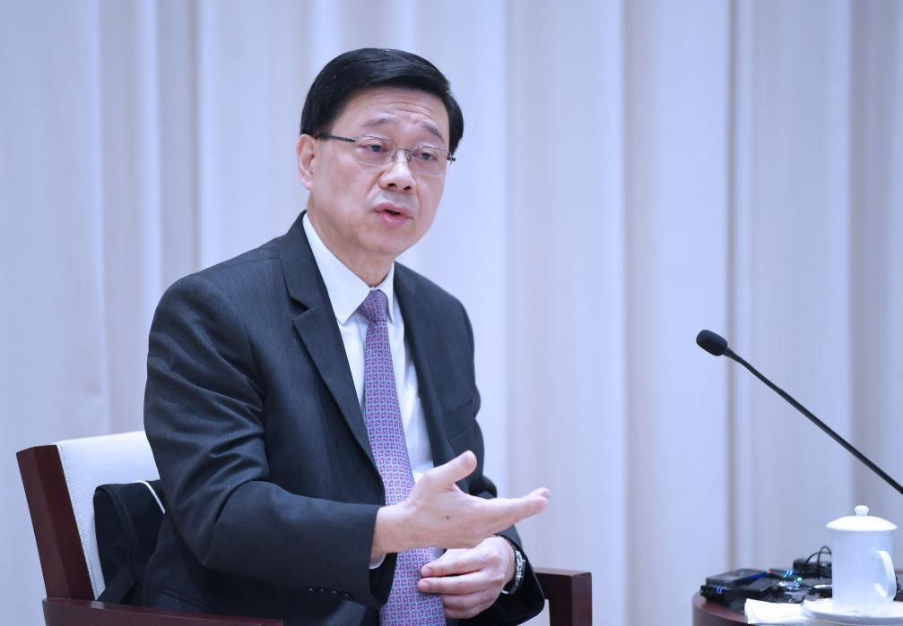 李家超：香港國(guó)際金融中心和航運(yùn)中心地位很穩(wěn)固、很有優(yōu)勢(shì)