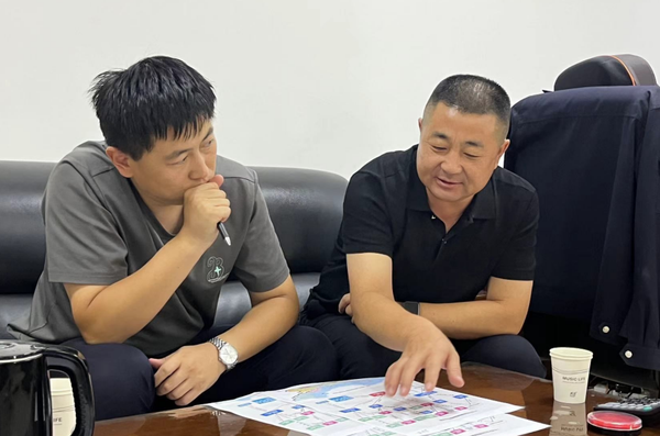 李世飛：扎根基層二十余載 守護(hù)市場勇?lián)?dāng)